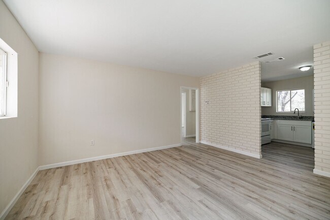 Building Photo - Fully Updated 2-Bedroom Home with Spacious Backyard & Prime East Athens Location!