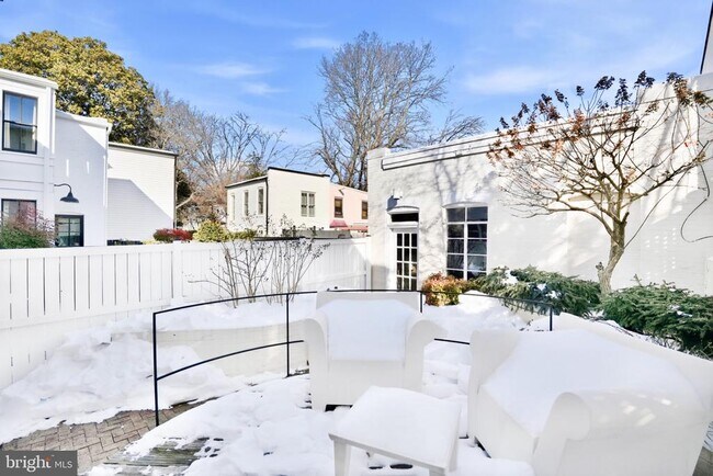 Building Photo - 1635 35th St NW