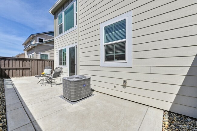Building Photo - 6930 Peak Way