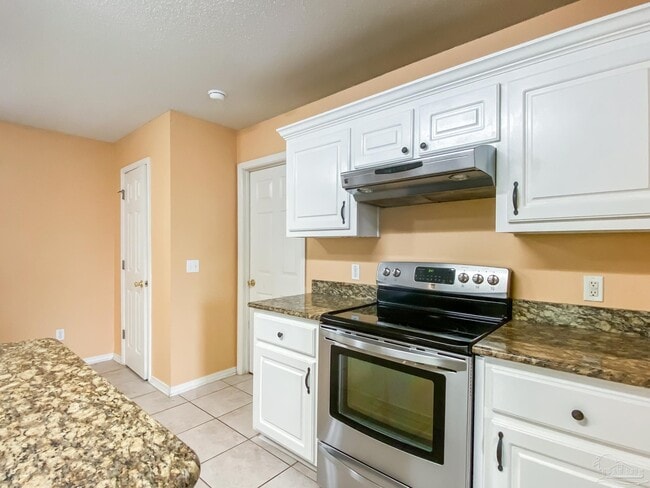 Building Photo - 9121 Sebring Dr