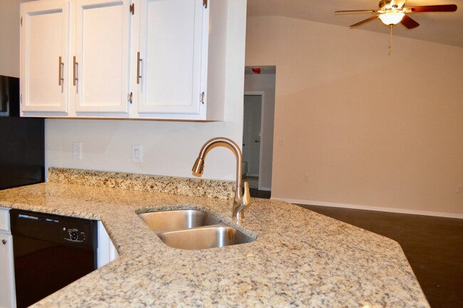 Building Photo - Nicely updated single story 4/2 Ready for ...