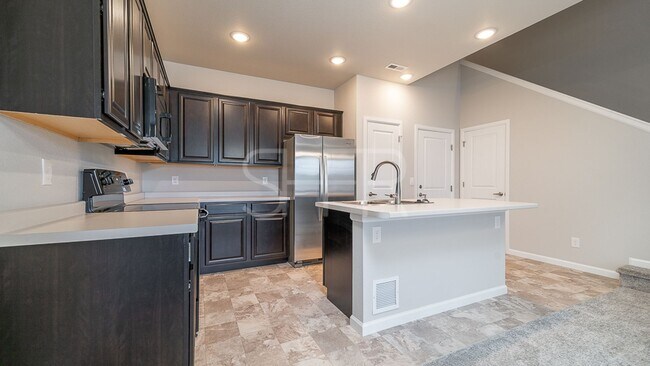 Building Photo - 3 Bedroom Townhouse in Wolf Ranch