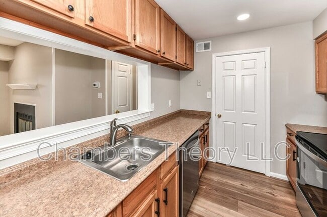 Building Photo - 8616 Shadwell Dr