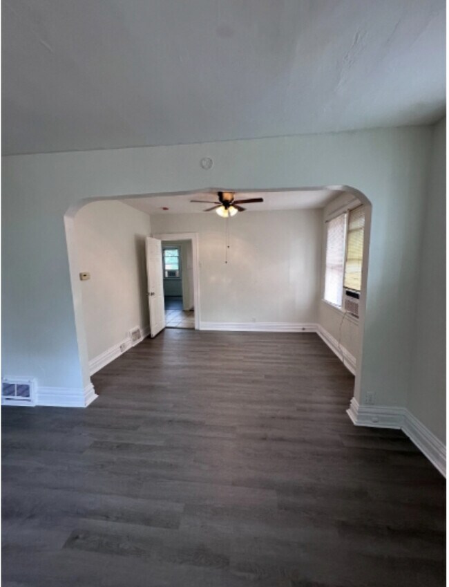 Building Photo - 4914 Alcott Ave