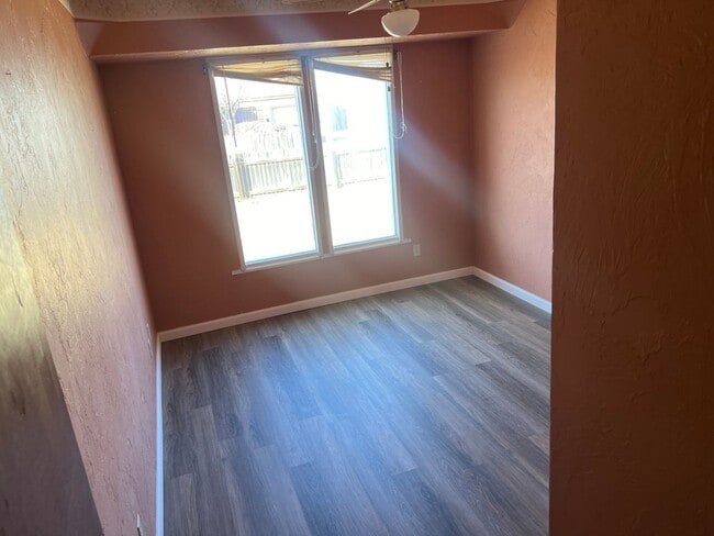 Building Photo - 5bedrooms 2bathrooms with CH/A