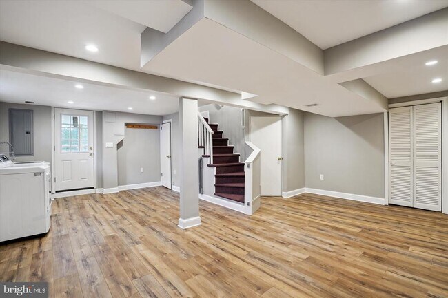 Building Photo - 2505 N Powhatan St