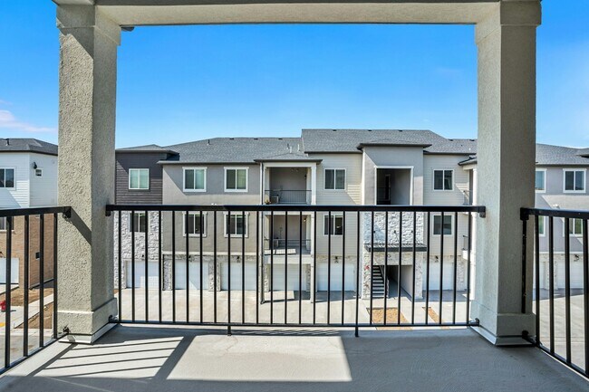 Building Photo - 3325 1830 North H303