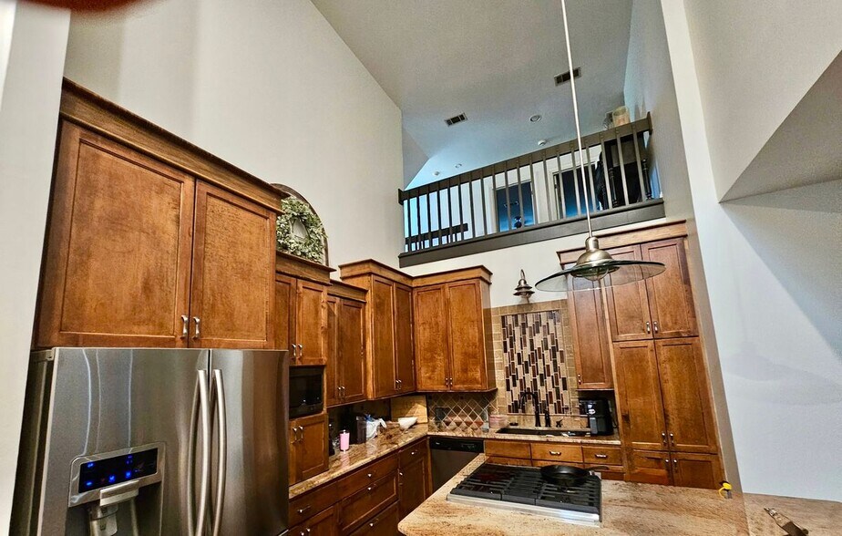 Building Photo - 375 Amber Leaf Dr