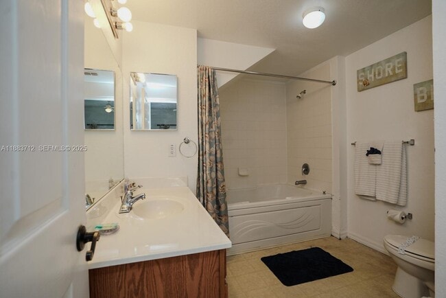 Building Photo - 2270 San Vital Dr