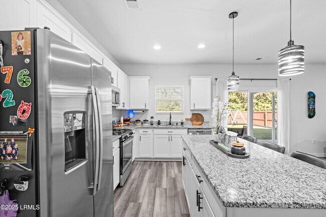 Building Photo - 95 Chestnut St