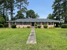 Building Photo - 821 Championship Dr
