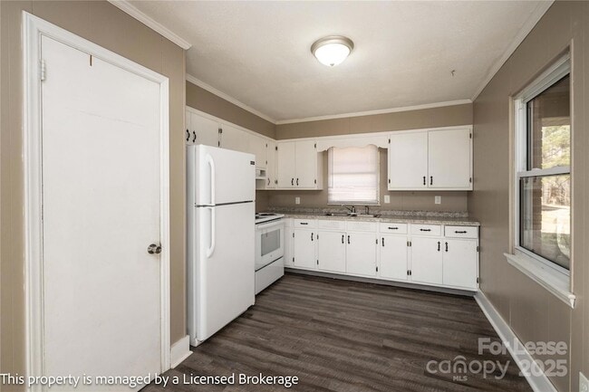 Building Photo - 117 Brentwood Dr