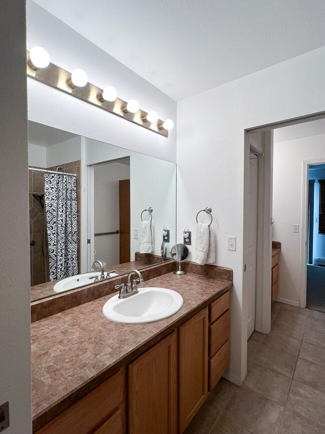 Building Photo - 4714 Mills Dr