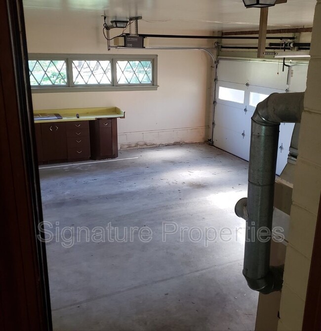 Building Photo - 7285 Beulah Church Rd