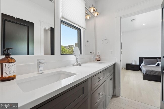 Building Photo - 2504 12th St N