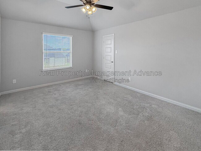 Building Photo - 308 Winding Creek Ln