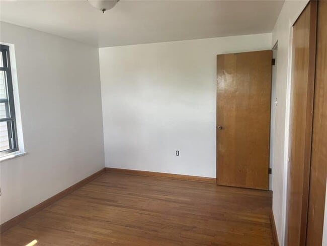 Building Photo - 218 Bronx Ave