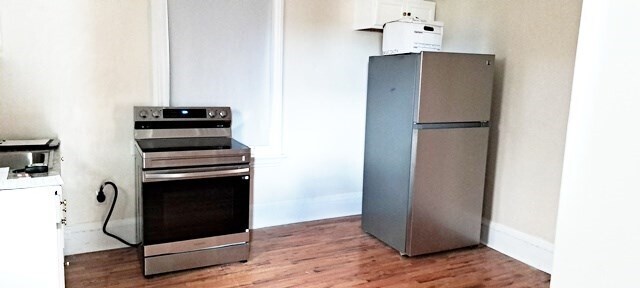 Building Photo - 52 Underwood St