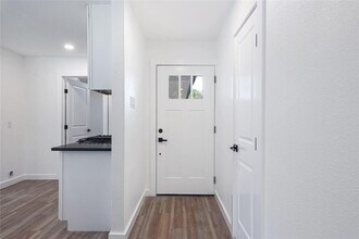 Building Photo - 6907 Tulane Dr