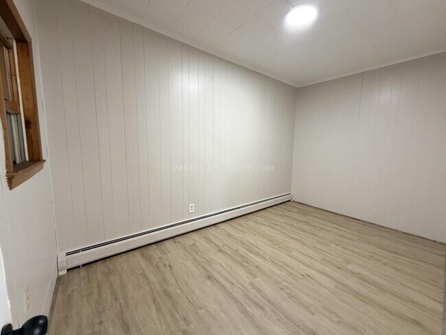 Building Photo - 1007 Stafford Ave