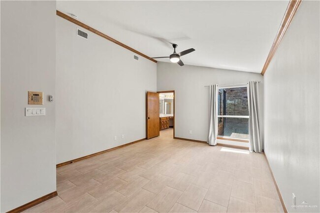 Building Photo - 29 Rio Grande Dr