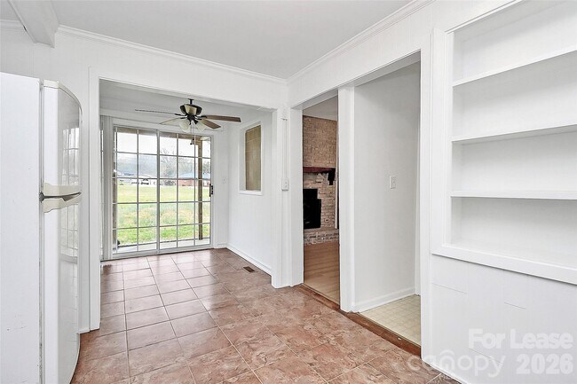 Building Photo - 170 Shuping Mill Rd
