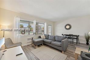 Building Photo - 1450 NE 170th St