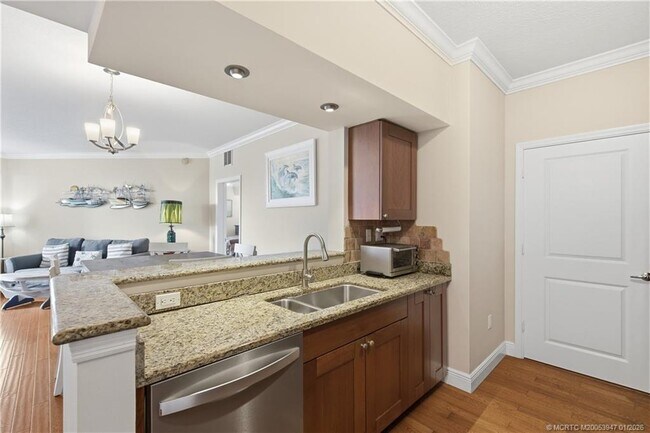 Building Photo - 975 NW Flagler Ave