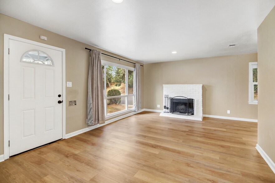 Building Photo - 47 Fallon Ln