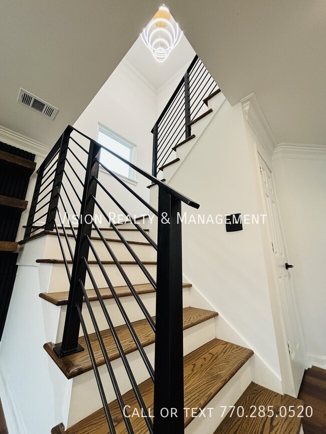 Building Photo - 2821 Briarvale Ct SE