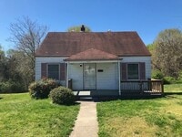 Building Photo - Avaliable now