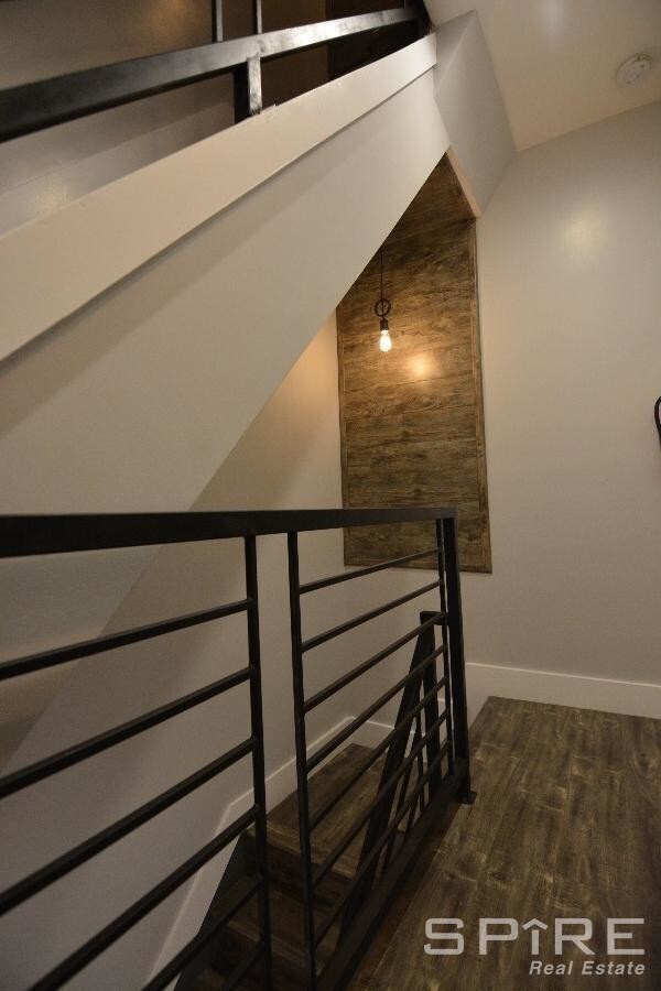 Building Photo - 200 Lawrence Ave