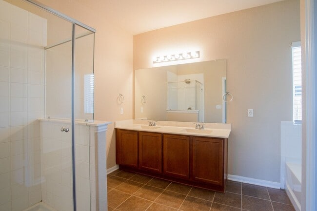 Building Photo - 1005 Papaya Cove