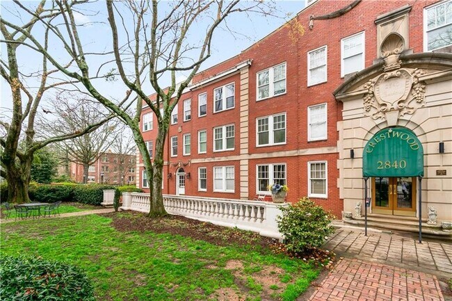 Building Photo - 2840 Peachtree Rd NW