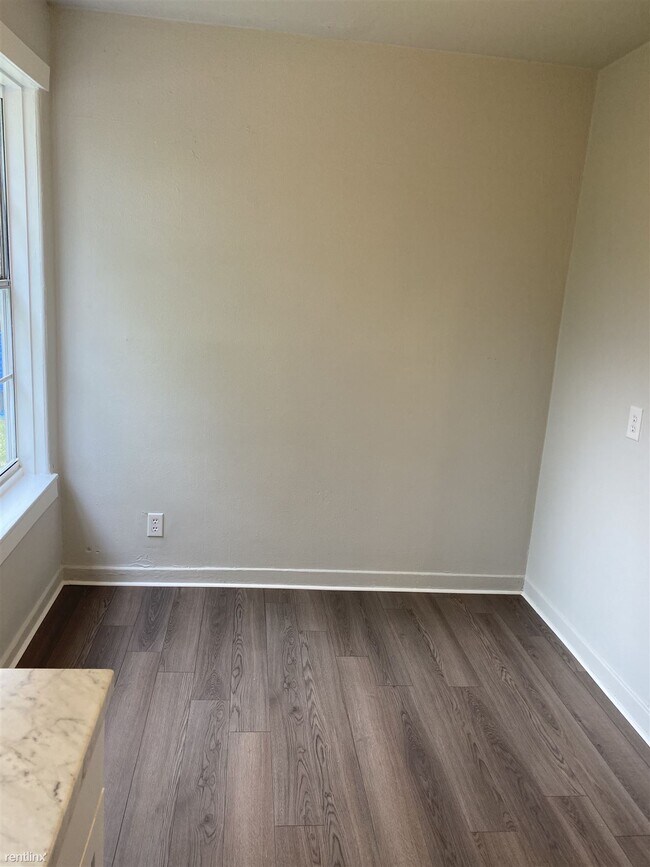 Building Photo - 2 br, 1 bath Duplex - 2634 Foster Street