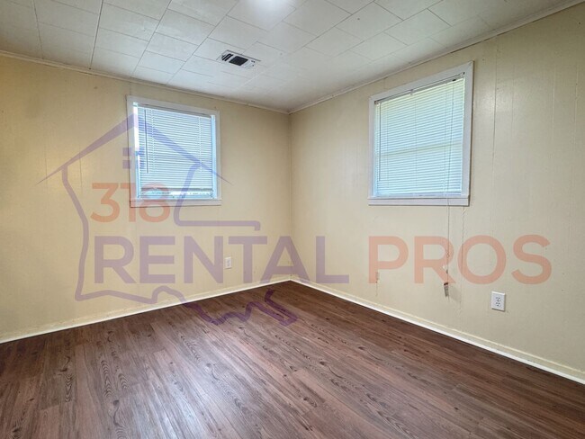 Building Photo - 3 Bed, 2 Bath Home in Ruston