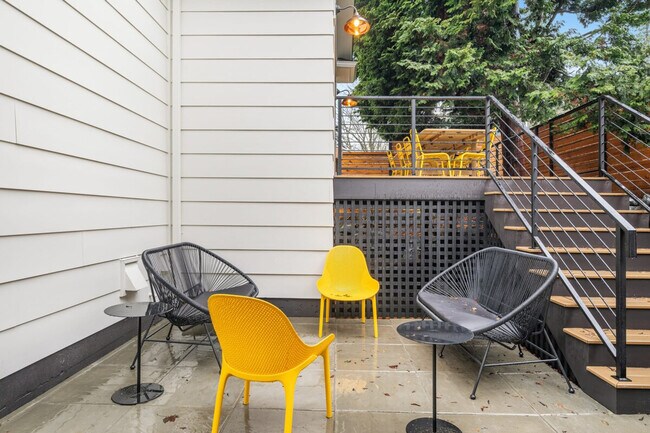 Building Photo - 2453 4th Ave W