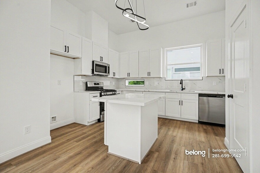 Building Photo - 6350 Culberson St