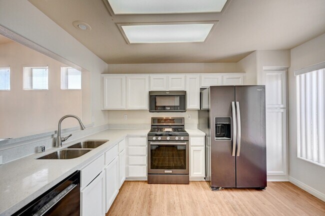 Building Photo - Charming 2 Bedroom, Single-Story Home in S...