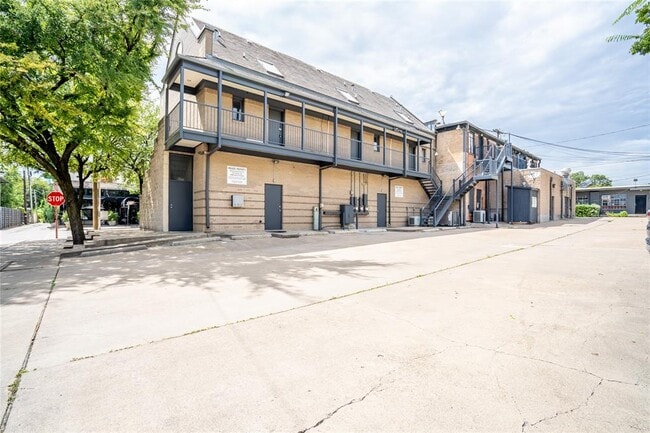 Building Photo - 2808 Greenville Ave