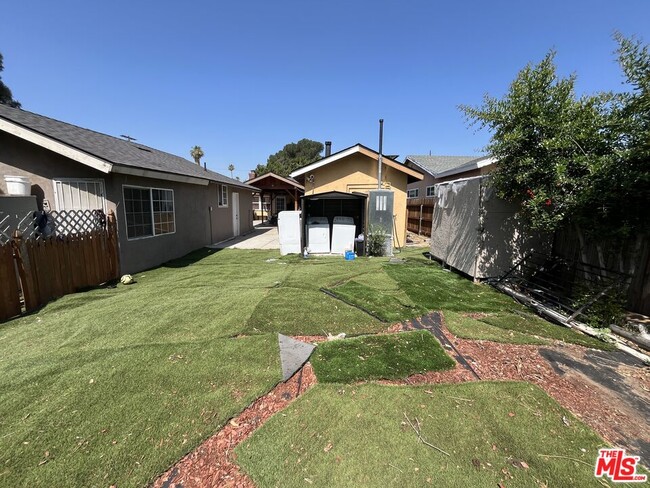 Building Photo - 7634 Milwood Ave