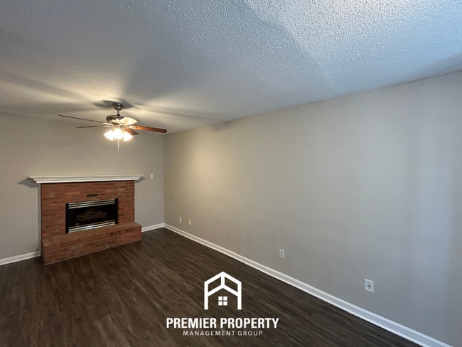 Building Photo - 8288 Cedarbrush Dr