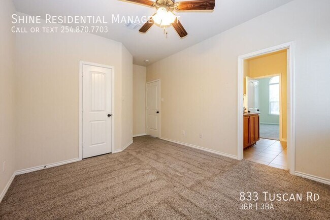 Building Photo - 833 TUSCAN Rd