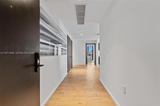 Building Photo - 398 NE 5th St