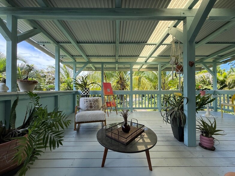 Large lanai with great light. - 12-124 W Moanauli Loop