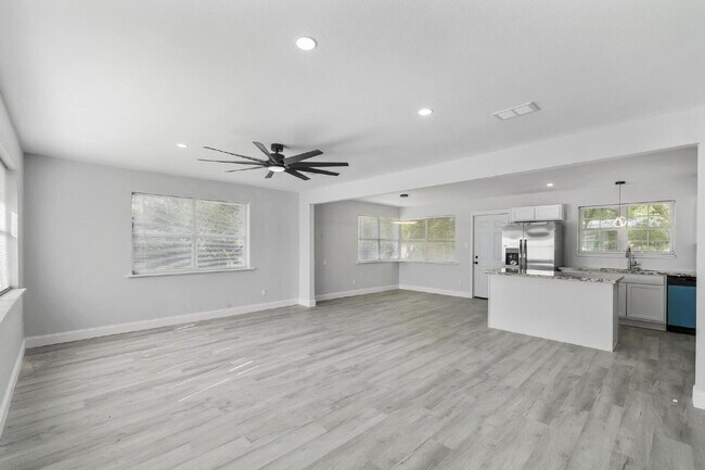 Building Photo - Modern 3-Bedroom Townhome Near Downtown, I...