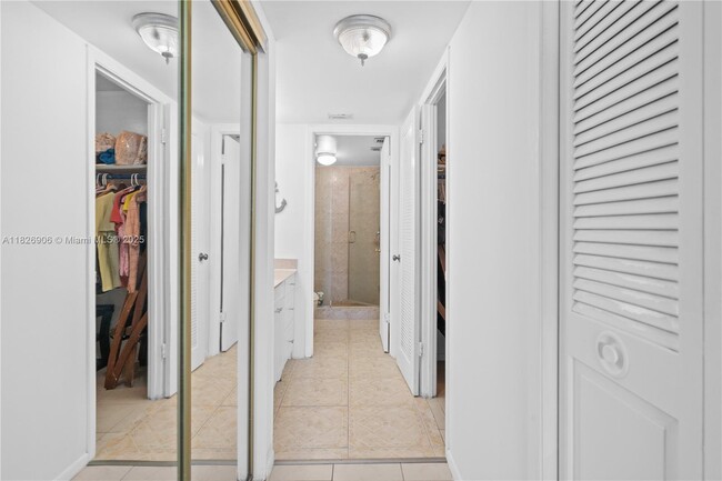 Building Photo - 18081 Biscayne Blvd