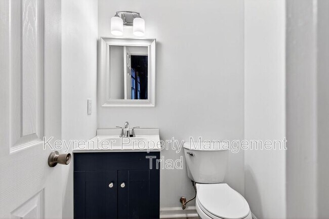 Building Photo - 2312 Bonnie Ln