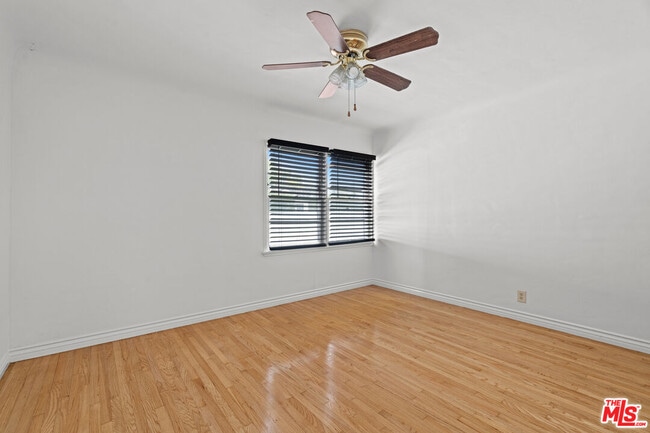 Building Photo - 3600 Kelton Ave
