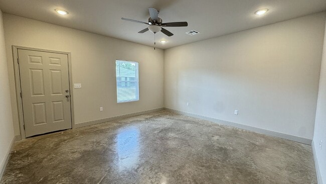 Building Photo - 103 Legado Ln